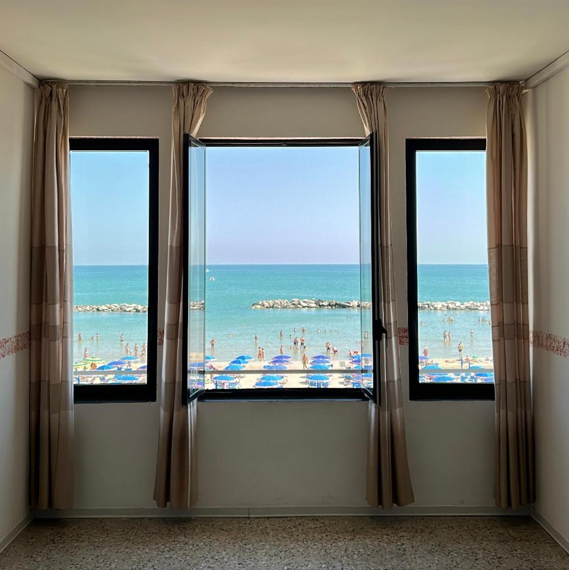 Hotel Bartolini Bellaria-Igea Marina Buitenkant foto