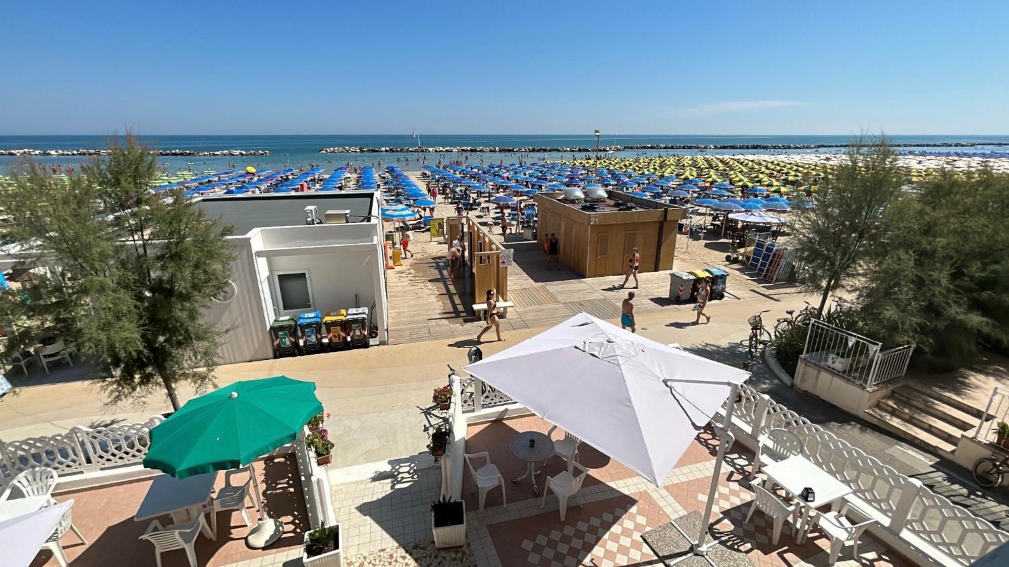 Hotel Bartolini Bellaria-Igea Marina Buitenkant foto